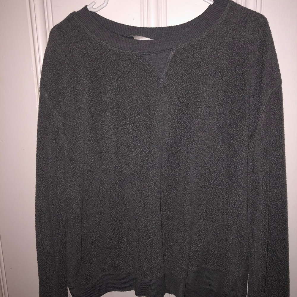 Simple cozy crewneck!